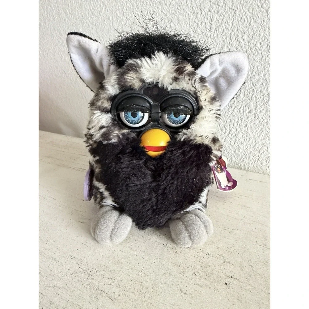 1999 Tiger Electronic Hasbro Original Furby Leopard Print Husky Green Eyes